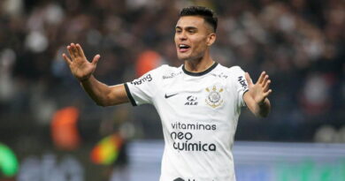 Corinthians espera proposta de clube italiano para negociar passe de Fausto Vera