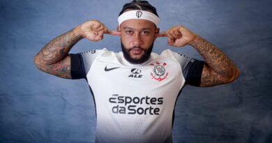 O futuro incerto de Memphis Depay no Corinthians